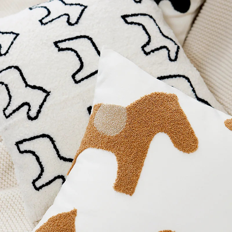 Capa Almofada Decorativa Infantil – Estampa de animais em Textura Bouclé