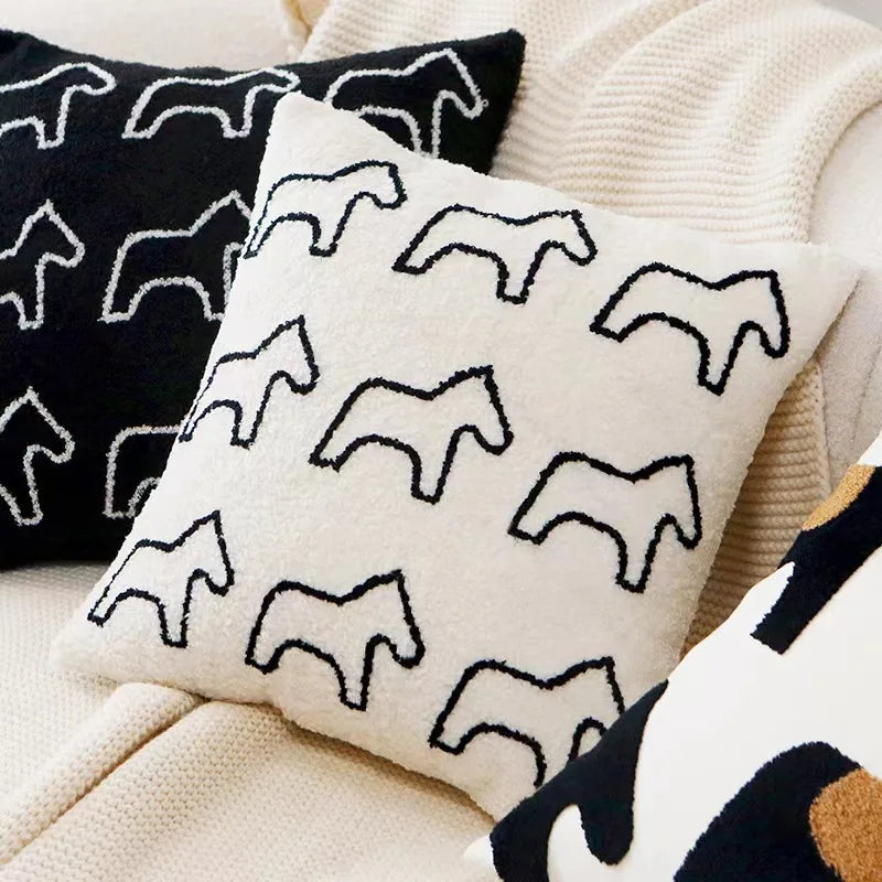 Capa Almofada Decorativa Infantil – Estampa de animais em Textura Bouclé