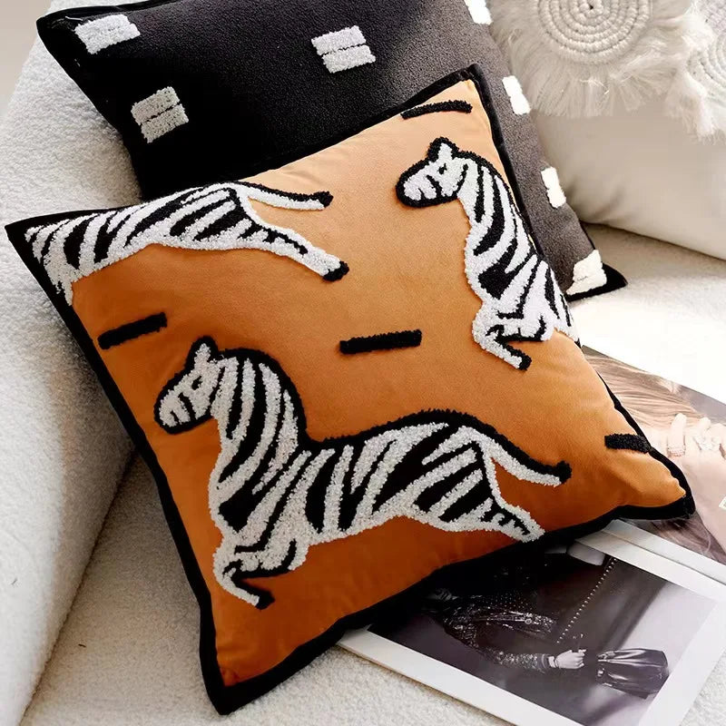 Capa Almofada Decorativa Infantil – Estampa de animais em Textura Bouclé