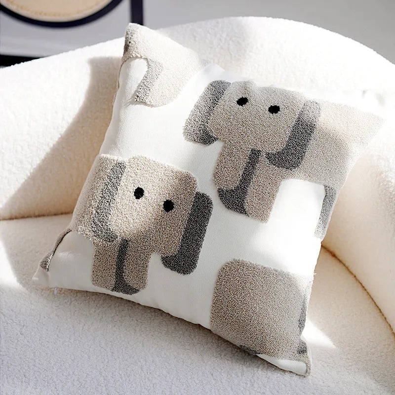 Capa Almofada Decorativa Infantil – Estampa de animais em Textura Bouclé