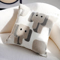 Capa Almofada Decorativa Infantil – Estampa de animais em Textura Bouclé