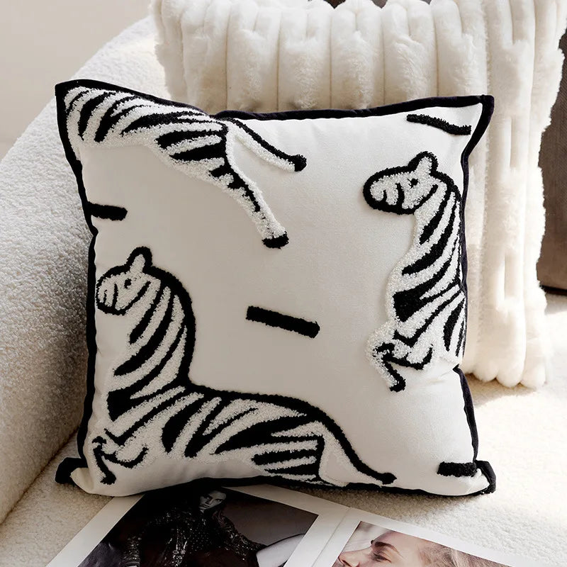 Capa Almofada Decorativa Infantil – Estampa de animais em Textura Bouclé
