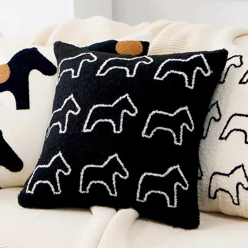 Capa Almofada Decorativa Infantil – Estampa de animais em Textura Bouclé