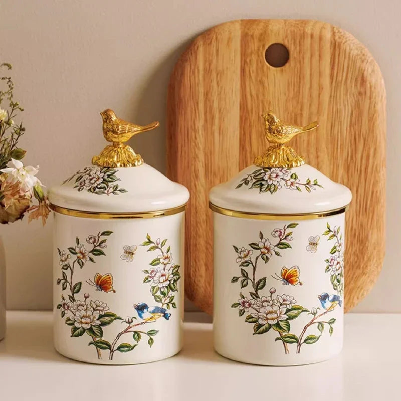 Pote Decorativo – Cerâmica Floral com Tampa Ornamental Dourada