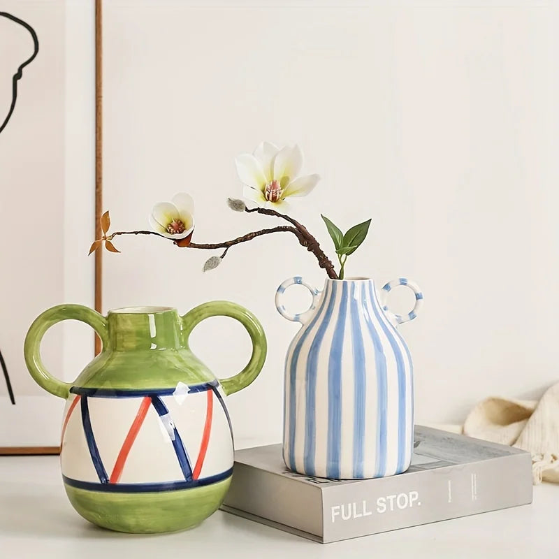 Vaso de cerâmica pintado à mão com alças duplas – listrado