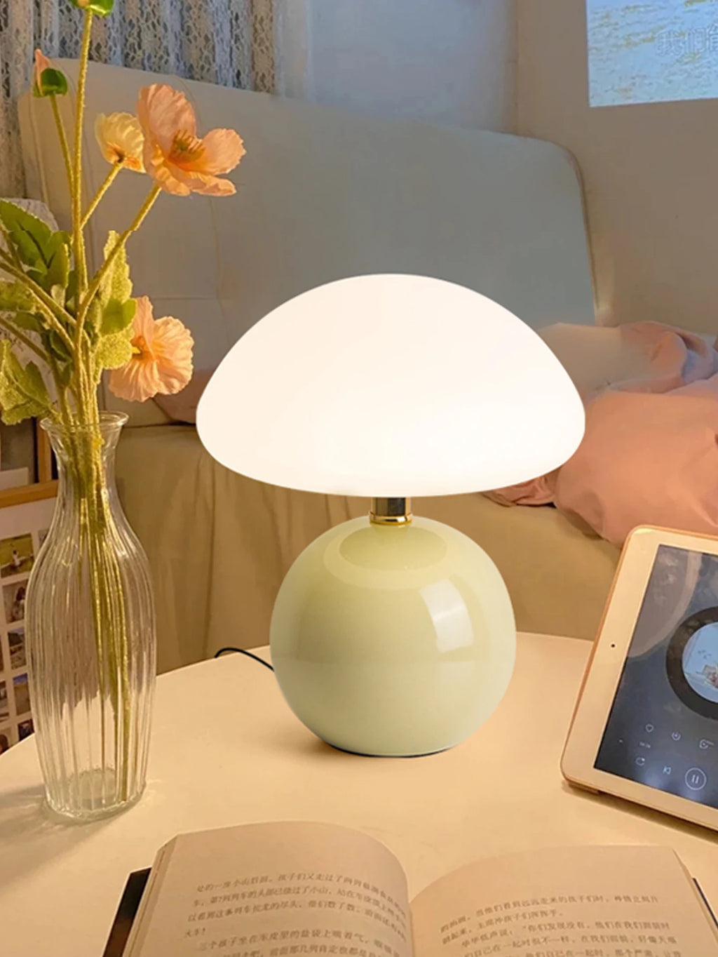 Luminária Cogumelo com Base Cerâmica e Cúpula Branca