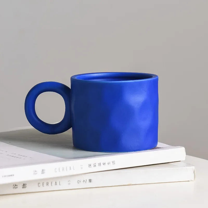 Caneca Cerâmica Orgânica com Alça Redonda