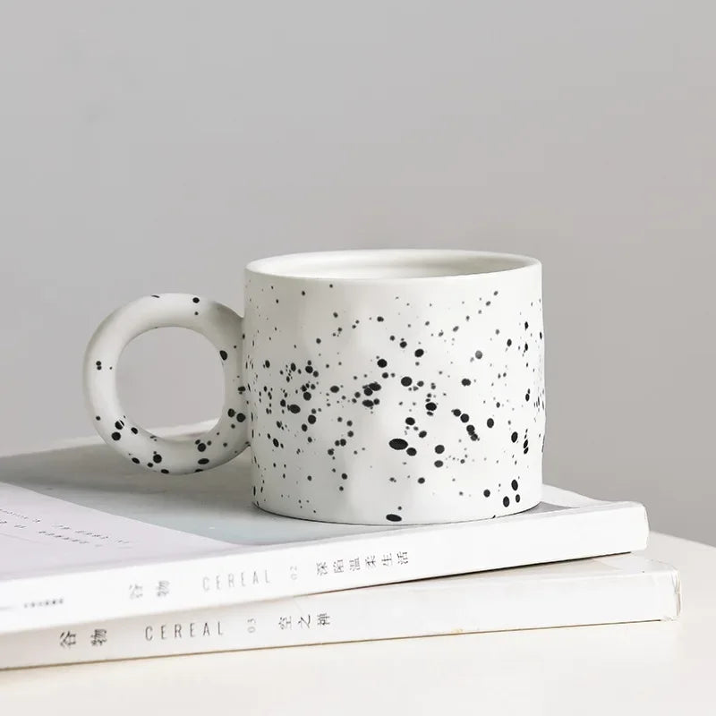 Caneca Cerâmica Orgânica com Alça Redonda