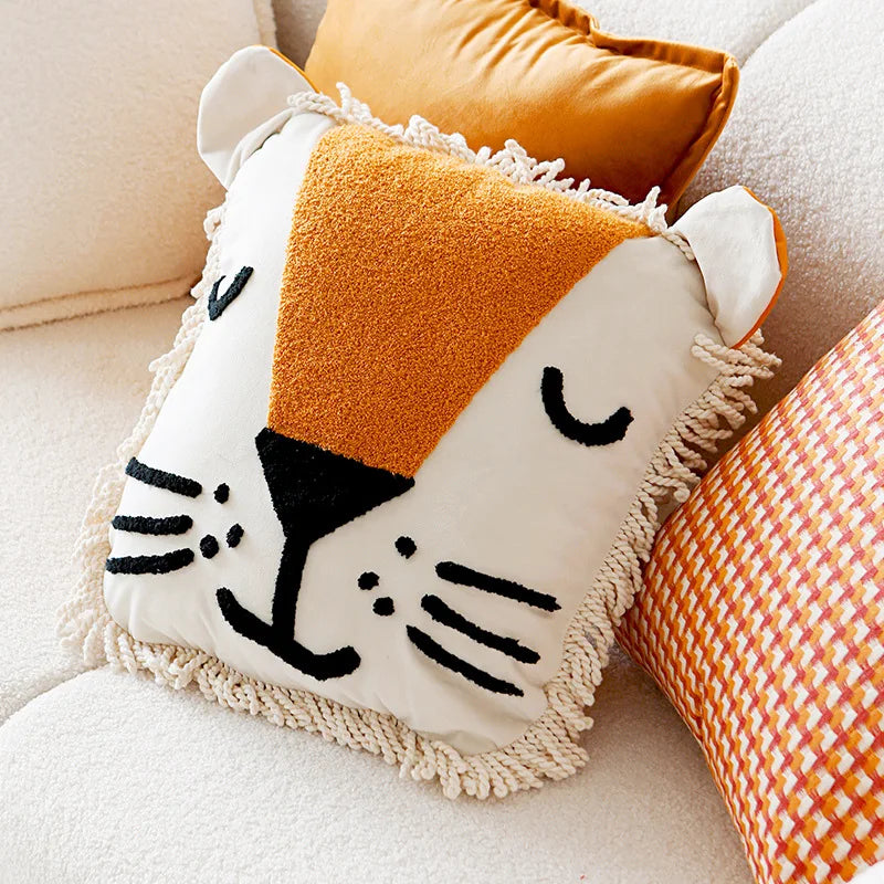 Capa Almofada Decorativa Infantil – Estampa de animais em Textura Bouclé